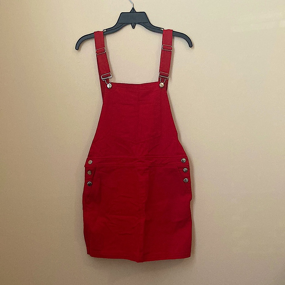 Forever 21 red overalls style dress. Barely worn size M. Comfortable and Casual